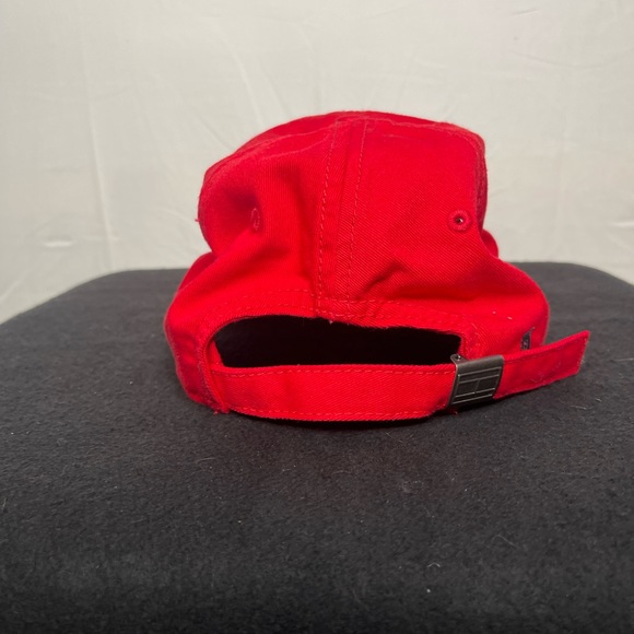 Tommy Hilfiger hat - Picture 2 of 7